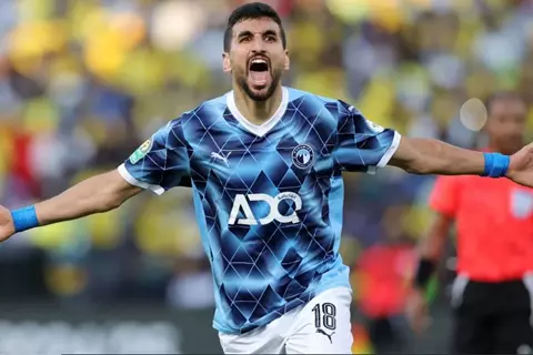 "بعد رفضٍ ومفاوضات شاقة".. كواليس انتهاء أزمة الكرتي بين بيراميدز والمغرب